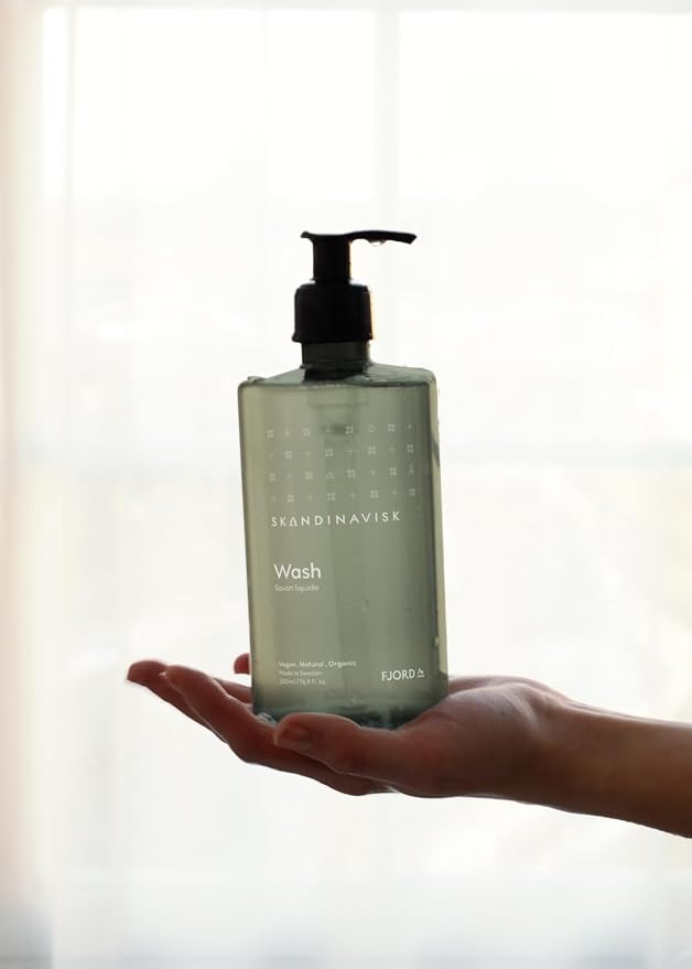 Skandinavisk FJORD Hand & Body Wash, Scent notes: Apple and pear blossom - Image 2
