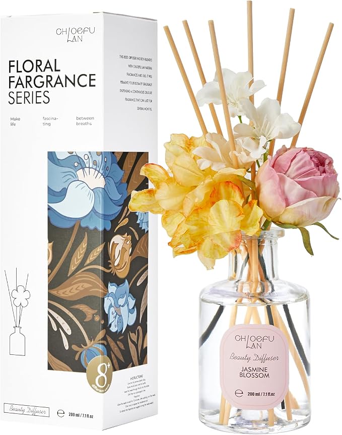 Chloefu Lan Flowers Reéd Diffuser by ChloefuLANScentedCandles
