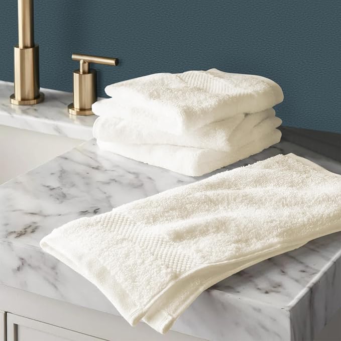 Delara 100% Organic Cotton Towels 650 GSM Plush Feather Touch Quick Dry Wash - Image 2