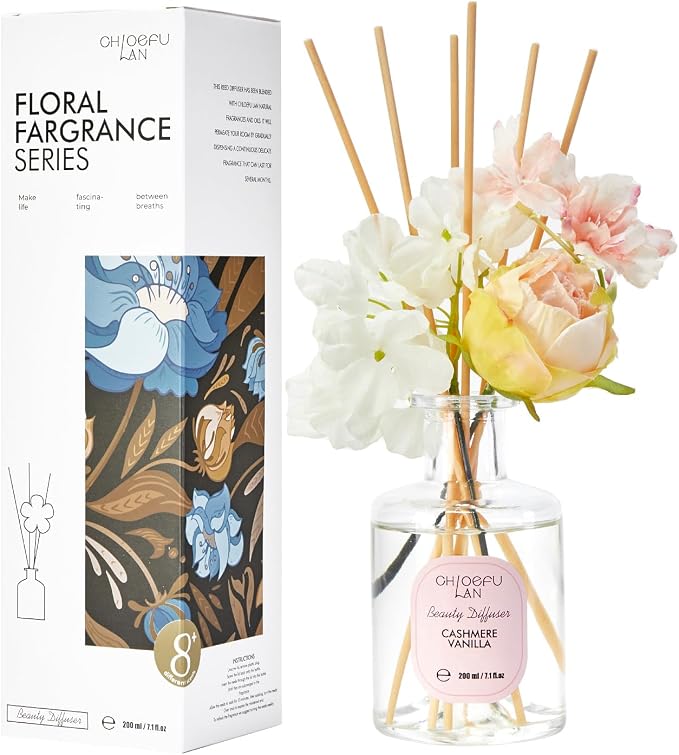 Chloefu Lan Cashmere Vanilla Reéd Diffuser Set by ChloefuLANScentedCandles