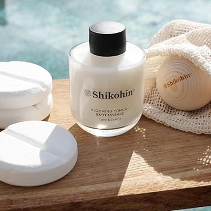 Blooming Yomogi Bath Essence: Milky Bath Oil - Image 5