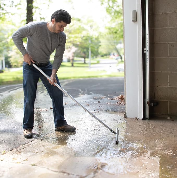 Unger Professional AquaFlex Uneven Surface Floor Squeegee - Image 5