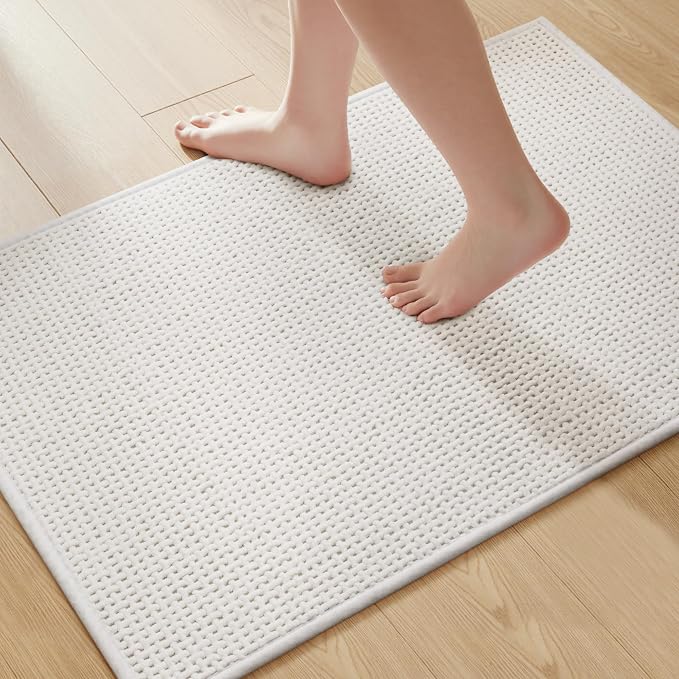 GRANNY SAYS White Bathroom Rugs, Absorbent Bath Mats by GRANNYSAYS