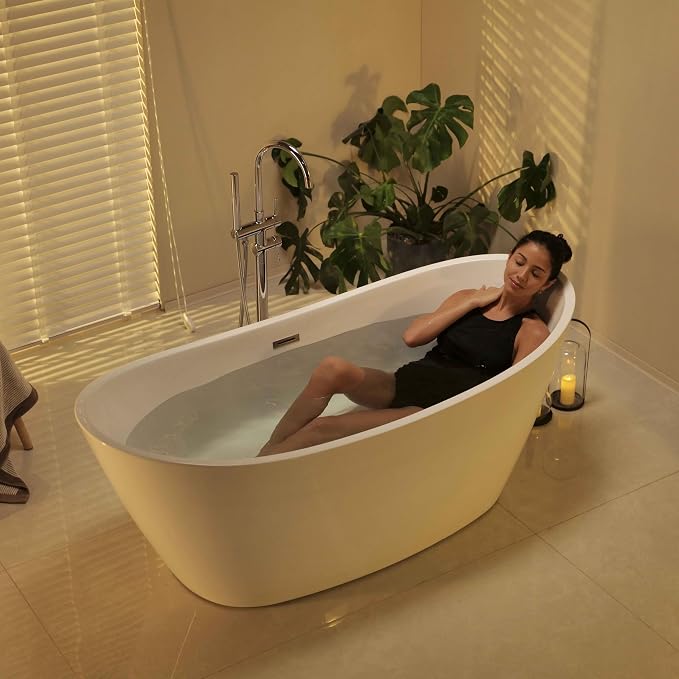 67" Luxury Freestanding Bathtub - Image 4