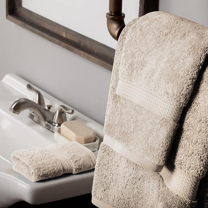 BLUENILEMILLS Buckingham Egyptian Cotton 3-Piece Towel Set, Washcloths - Image 4