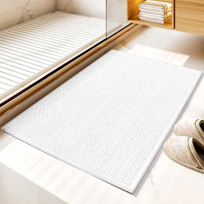GRANNY SAYS White Bathroom Rugs, Absorbent Bath Mats by GRANNYSAYS