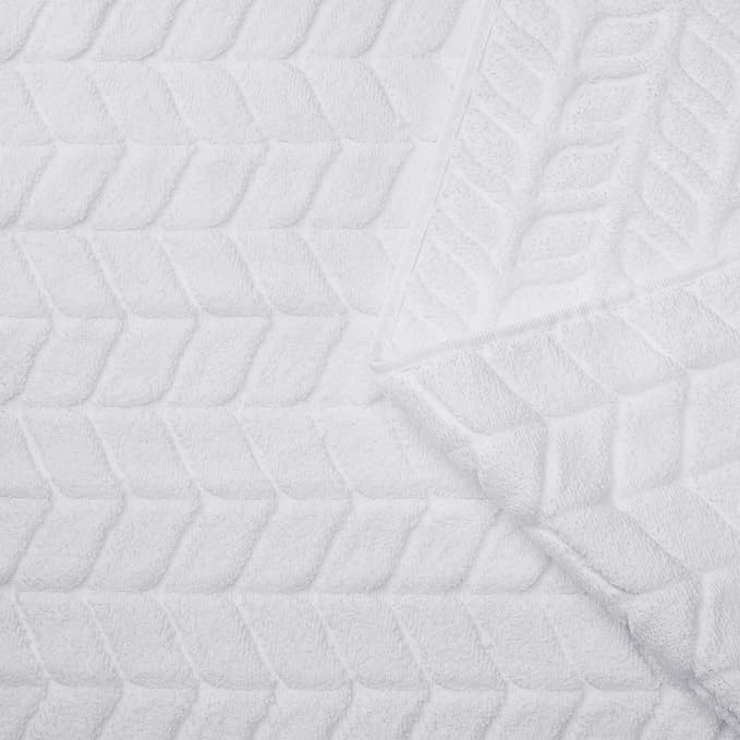 Ultra Soft & Stylish 700 GSM Luxury Washcloth Set by AlusaHome