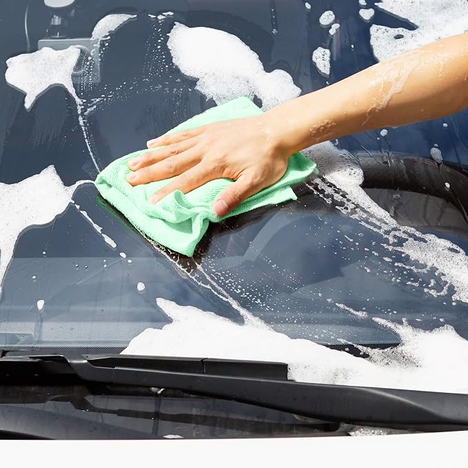 Amazon Basics Microfiber Cleaning Cloths, Ultra Soft and Absorbent, Free from - Image 4