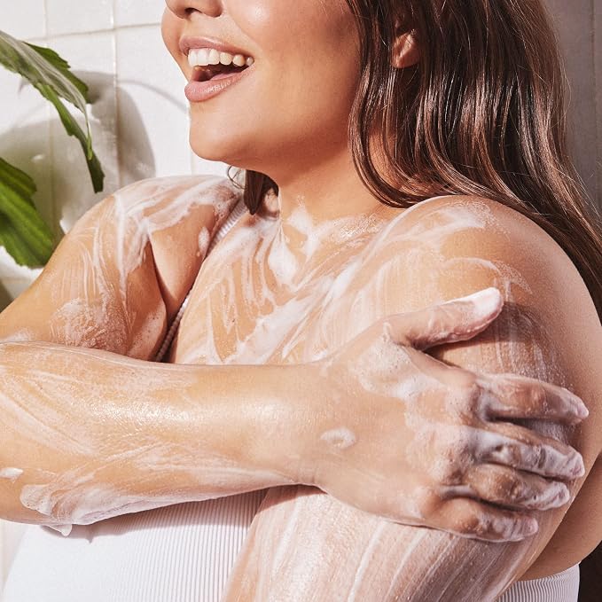 Tahitian Vanilla Hydrating Body Wash - Image 4