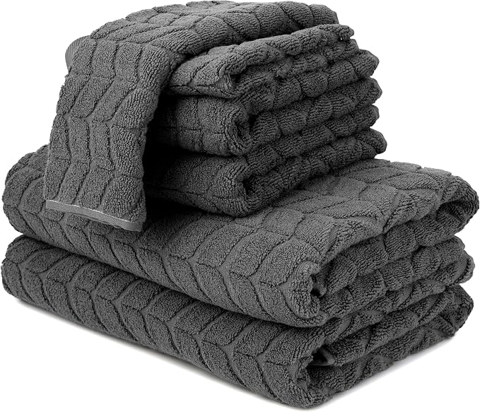 Ultra Soft & Stylish 700 GSM Luxury Bath Towels by AlusaHome