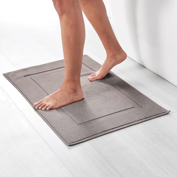 Amazon Basics Banded Bathroom Bath Rug Mat, Light Gray, 31 inches L x 20 inches - Image 2