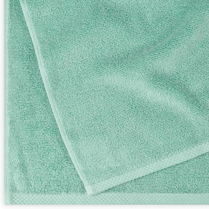 Amazon Basics 100% Cotton Quick-Dry Lightweight Moisture Absorbing Bath Towel - Image 2